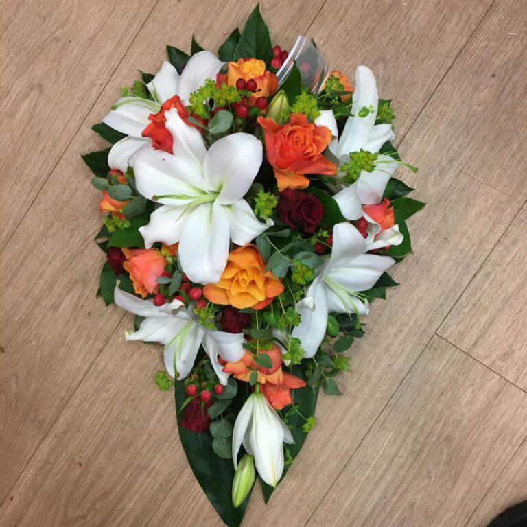 Kukkakimppu Hautajaisiin Kukkagarden